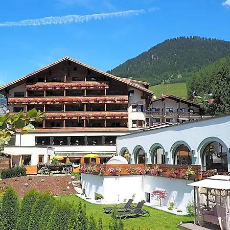 Отель Tirolerhof Наудерс